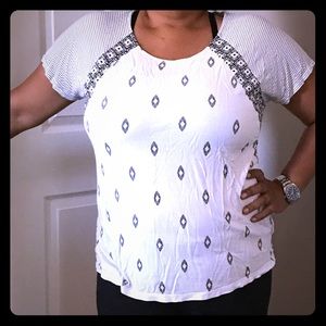 Size Large. Grey and white T-shirt from Old Navy.